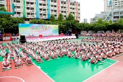 龙华中英文实验学校浚？？？？？沟谑褰焖刂式逃晒故净疃孟蕴厣