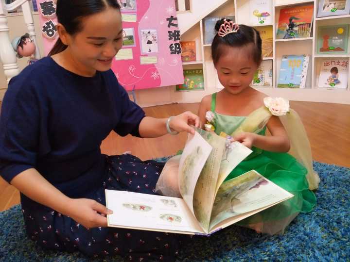 书香校园，，，，，阅读幸福浚？？？炖 ——公明第二幼儿园阅读月系列活动报道