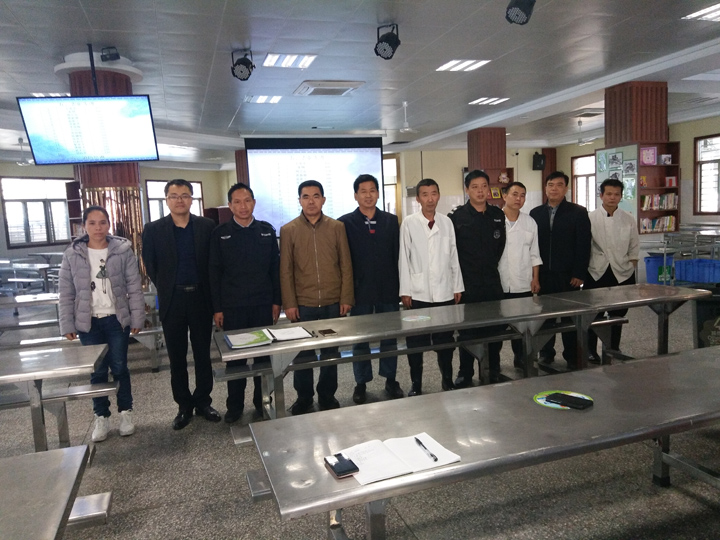 公明中英文学校举行11月后勤部总结大会