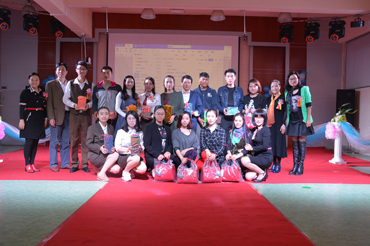 精彩回顾 | 恒峰g22人齐相聚，，，，，，，，欢乐笑声共一堂——少年宫颁奖晚会