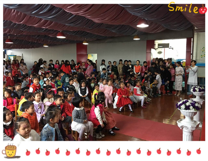 巾帼秀旗袍，，，，，，，幼儿送祝福——日辉台幼儿园庆三八主题活动