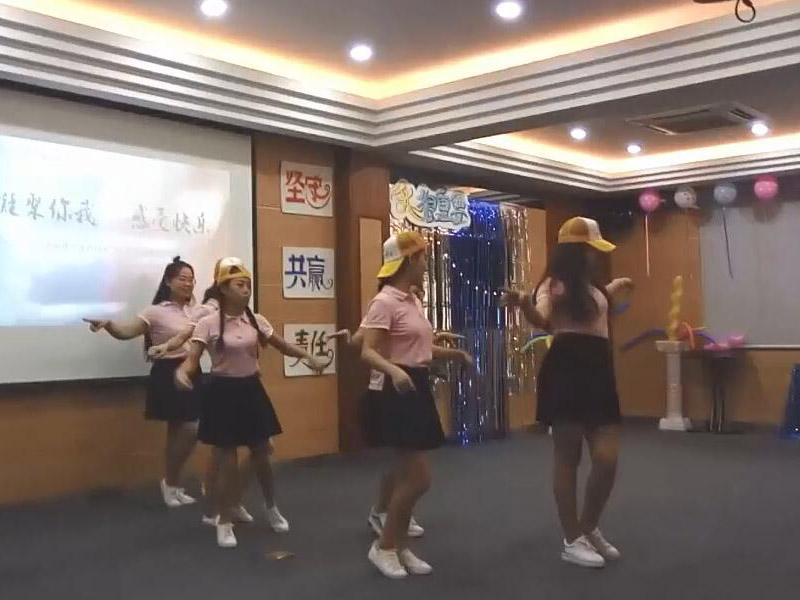 恒峰g22早教教师即兴表演