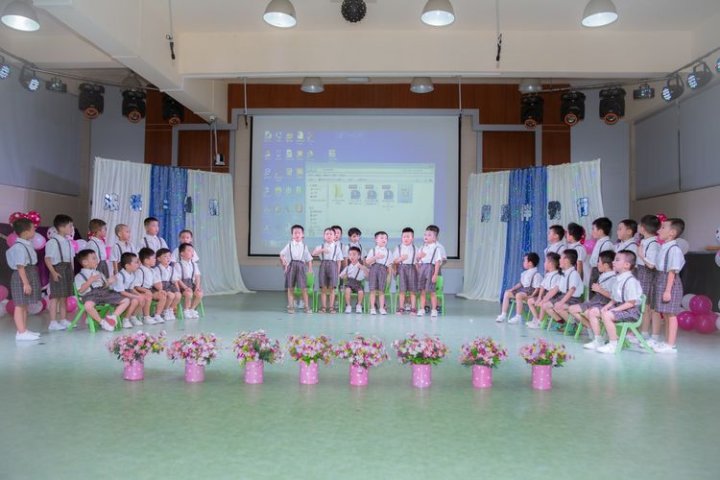 浓浓二幼情，，，，，，，，师恩伴我行！—公明二幼大班毕业典礼！