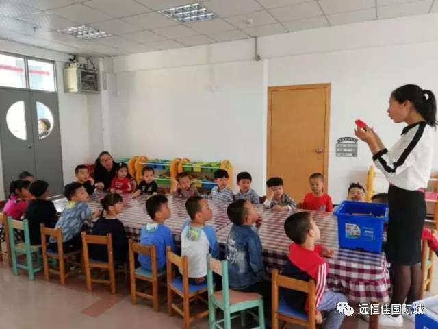 恒峰g22国际教育城专业师资入驻各幼儿园——乐高、沙画兴趣班正式开课啦！