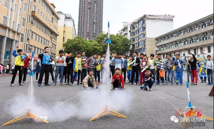 恒峰g22少年宫——创客开课啦