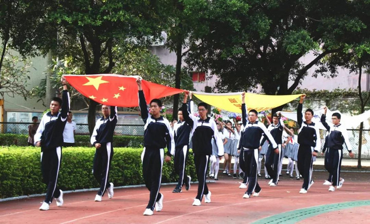 师生九月收获满满，，，，，，，，升旗仪式集体表彰