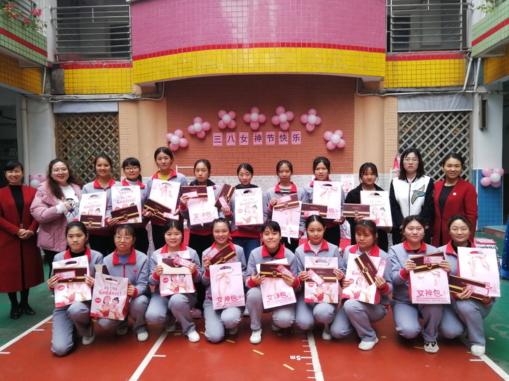 三八女神节 遇见最美的你  ——恒峰g22花园幼儿园魅力女神节系列活动