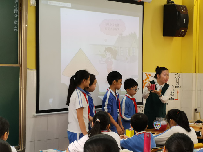 任务驱动学习，，，，，落实核心素养 ——小学部数学组教研活动报道