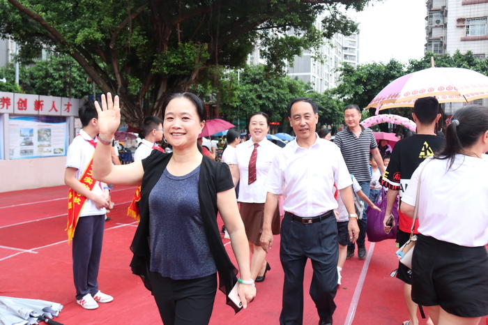 开学了：焕然一新，，，，，井然有序，，，，，精彩纷呈！